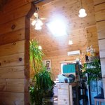 ピッコロ - ウッド調の温かみのあるお店