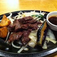 本格肉料理 丸小 - カットステーキ