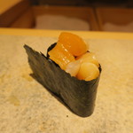 鮨 さいとう - 小柱の軍艦握り