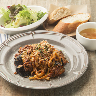 SUNDAY'S BAKE RIVER GARDEN_1