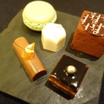 ガストロノミー ジョエル・ロブション - 