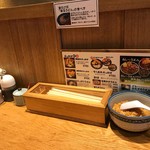 釜たけ流 うめだ製麺所 - 店内