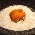 クラフタル - ランチコース 8316円 の鱈の白子、雲丹の石鍋沸騰マッシュルームソース仕立て