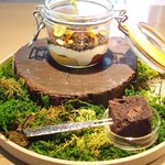 クラフタル - ランチコース 8316円 のフォアグラ、鴨の砂肝、菊芋のピュレ、バニラのエスプーマ 森と土に見立てたグラス仕立て