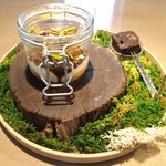 クラフタル - ランチコース 8316円 のフォアグラ、鴨の砂肝、菊芋のピュレ、バニラのエスプーマ 森と土に見立てたグラス仕立て
