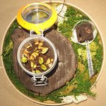 クラフタル - ランチコース 8316円 のフォアグラ、鴨の砂肝、菊芋のピュレ、バニラのエスプーマ 森と土に見立てたグラス仕立て