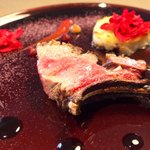 クラフタル - ランチコース 8316円 の猪のロースト アッシェパルマンティエとベコニアのドライフラワー添え 4種類のソース飾り