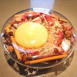 クラフタル - ランチコース 8316円 の林檎アイスクリーム、シナモン、カルダモン、ダークラム のコーラ風の泡覆い