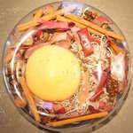 クラフタル - ランチコース 8316円 の林檎アイスクリーム、シナモン、カルダモン、ダークラム のコーラ風の泡覆い