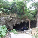 ガンガラーの谷　ケイブカフェ - 引いてみるとこんな感じ