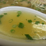 中華そば 高はし - 色は薄めのでも美味しいスープ!!!