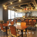 寿司ダイニング甚伍朗 - 洗練されたモダンな造り店内は、シックで落ち着いた雰囲気