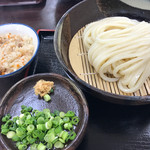 東かがわマルタツ手打ちうどん - 鳥飯もうまうま(￣(π)￣) ﾁｭﾙﾁｭﾙ