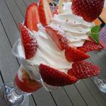 「山元ツリーいちごパフェ」