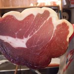 2011.01_深い霧の中育ったマッシモさんの豚ちゃん