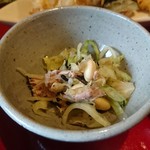ぢま弁 - キャベツとひじきのツナサラダ、大豆も