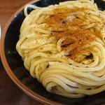 次念序 - 麺の上にたっぷりと特撰焙煎七味をかけちゃいます！