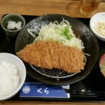 とんかつ 酒菜 くら - ロースかつ定食、８８０円。