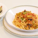 Famunetto - トマトソースのパスタ