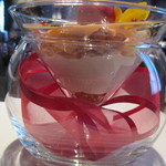 ラ ターブル ドゥ ジョエル・ロブション - ポム キャラメリゼとそのジュレ、アールグレイのムースとタタンのソルベを添えて