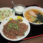 台湾料理 豊源 - 台湾魯肉飯＋半ラーメン(2017/04/11撮影)