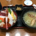 ヤン衆料理 北の漁場 - おまかせ丼御膳（2580円）