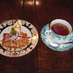 野花カフェ - アップルパイと紅茶
