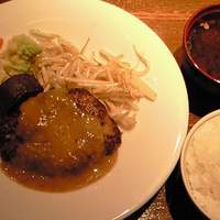 やさいや 鉄板焼野菜 赤坂店 - 鉄板和牛ハンバーグ 1000円 ごま味噌ソース