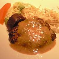 やさいや 鉄板焼野菜 赤坂店 - 鉄板和牛ハンバーグ 1000円 ごま味噌ソース