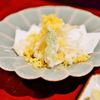 二条城ふる田 - 白魚とタラの芽揚げ、自家製唐墨
