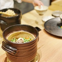 二条城ふる田 - ご飯をよそいます