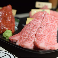 牛の達人　Private 西新宿店 - 盛り合わせ盛り（正式名失念…）@3,800円＋税：トモサンカク
