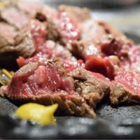 牛の達人　Private 西新宿店 - 盛り合わせ盛り（正式名失念…）@3,800円＋税　に付いていたタタキ（カメラアップ）