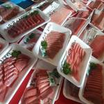 みなと市場 小松鮪専門店 - 『小松まぐろ専門店』