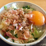竹國 武蔵野うどん 小牧インター店 - 小牧で生まれた「仙寿卵」たまごかけごはん