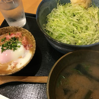 魚屋 小次朗 - ゴマだれかける前。