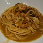 バール ウギャッデ - スモーク牡蠣カルボナーラ風スパゲティーニ