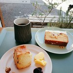 サンデーベイクショップ - シンプルスポンジ＆ホワイトケーキとのペアリングは、ケニアのエスプレッソ。