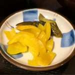 やぶ清 - お漬物は箸休めにぴったり！