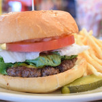 BASHI BURGER CHANCE - チーズバーガー@税込1,130円：真横から
