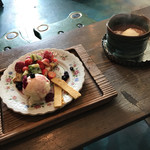 くう食堂 - フルーツのタルトとホットチョコ