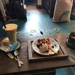 くう食堂 - 季節のジュースとフルーツタルトとホットチョコ