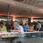 Madam Kwan's - にぎわう店内