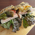 【ゴマパン+パテ・ド・カンパーニュ+ラタトゥイユ　５５０円】