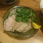 千匹屋 立ち飲み屋 - 自家製チャーシュー