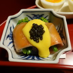 瓢亭 - 鱒、菜の花巻き黄身酢がけ、キャビア