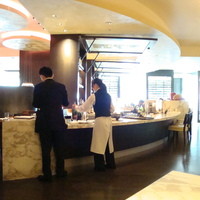 フレンチ キッチン - 高級感のある店内
