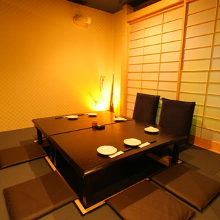 We have private rooms for entertaining, couples, and groups★