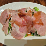 イゾラ スメラルダ - イタリア産豚肉の自家製ハム サラダ添え
