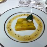 レストランひらまつ - 洋葱のプレッセシャンパン風味トリュフのヴィネグレットソース